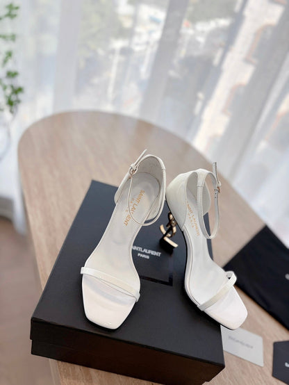 CLASSIC HIGH HEELS 10 CM IN WHITE PATENT CALFSKIN