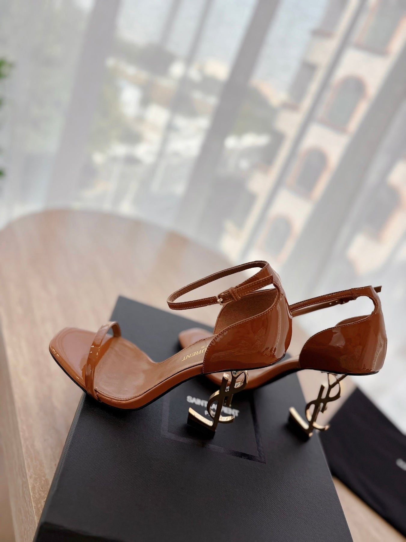 CLASSIC HIGH HEELS 10 CM IN BRONZE BROWN PATENT CALFSKIN