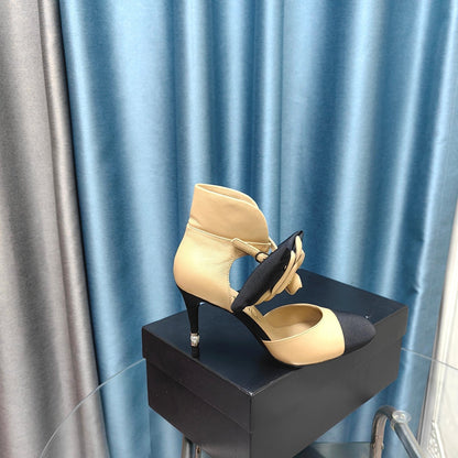 HIGH HEELS IN DARK CREAM MIX BLACK SHEEPSKIN WITH FLOWER