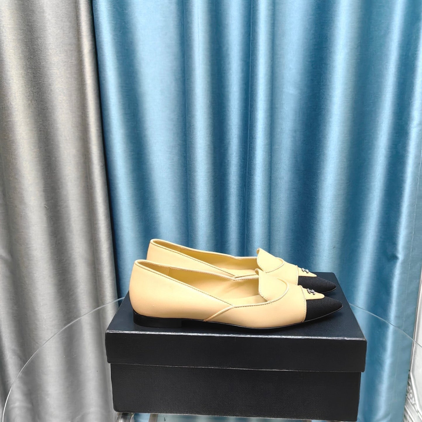 BALLET FLAT DARK CREAM MIX BLACK SHEEPSKIN POINTED TOE