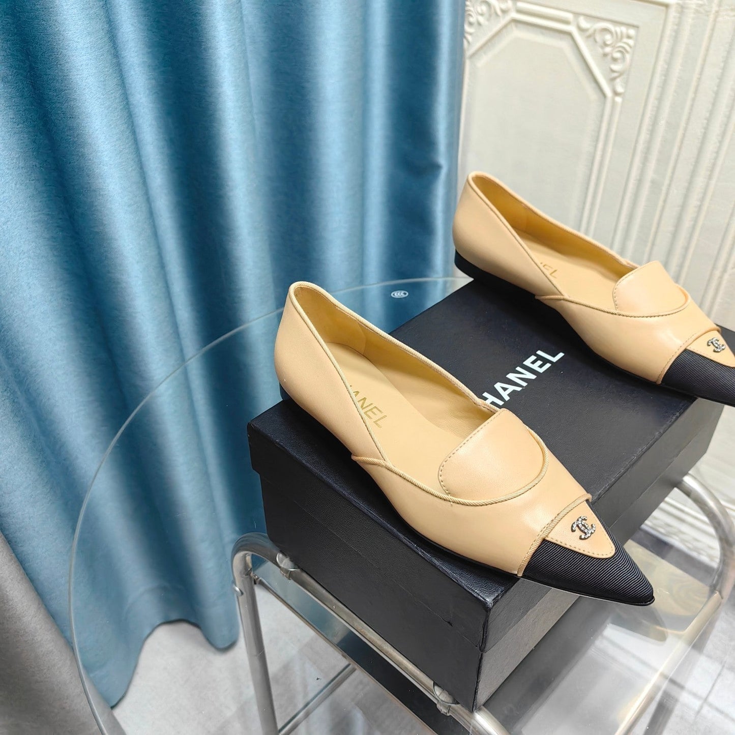 BALLET FLAT DARK CREAM MIX BLACK SHEEPSKIN POINTED TOE