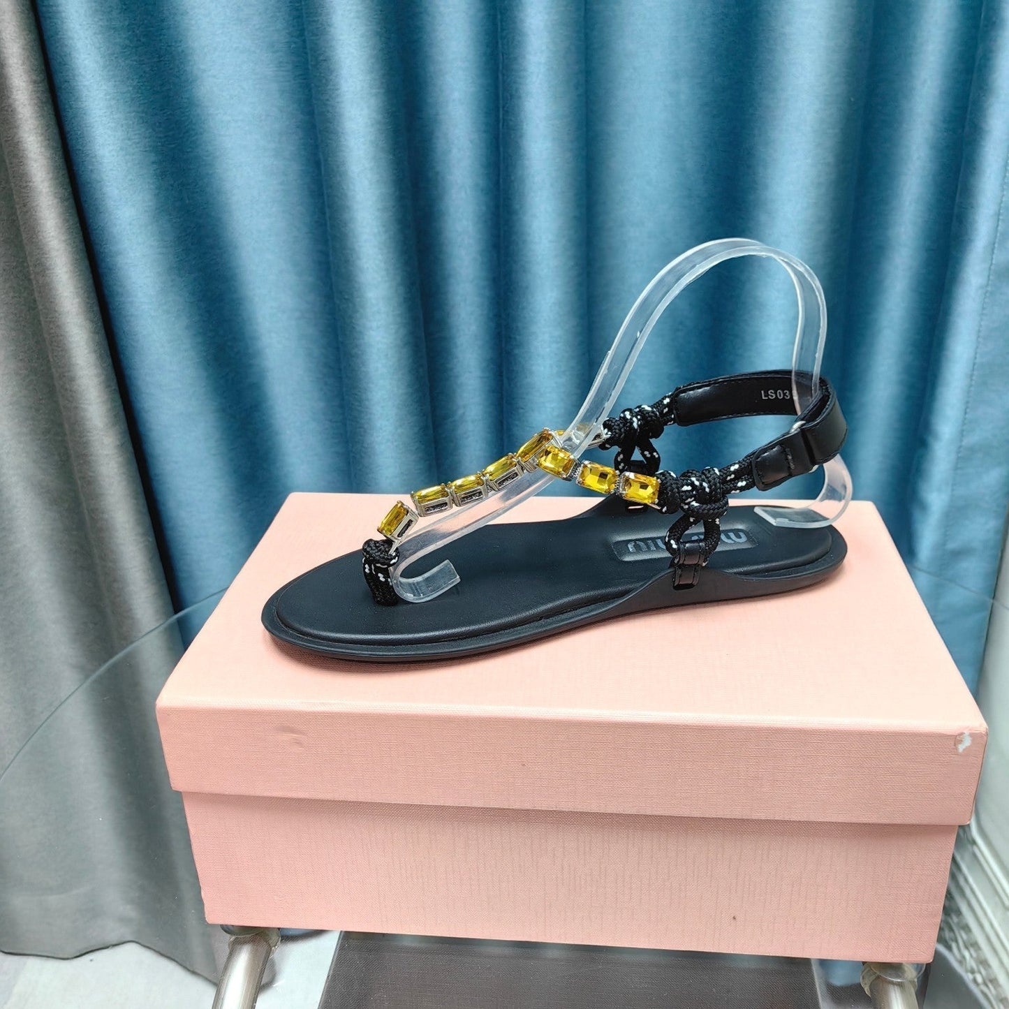 FLIP-FLOPS BLACK COWHIDE WITH CRYSTALS-YELLOW