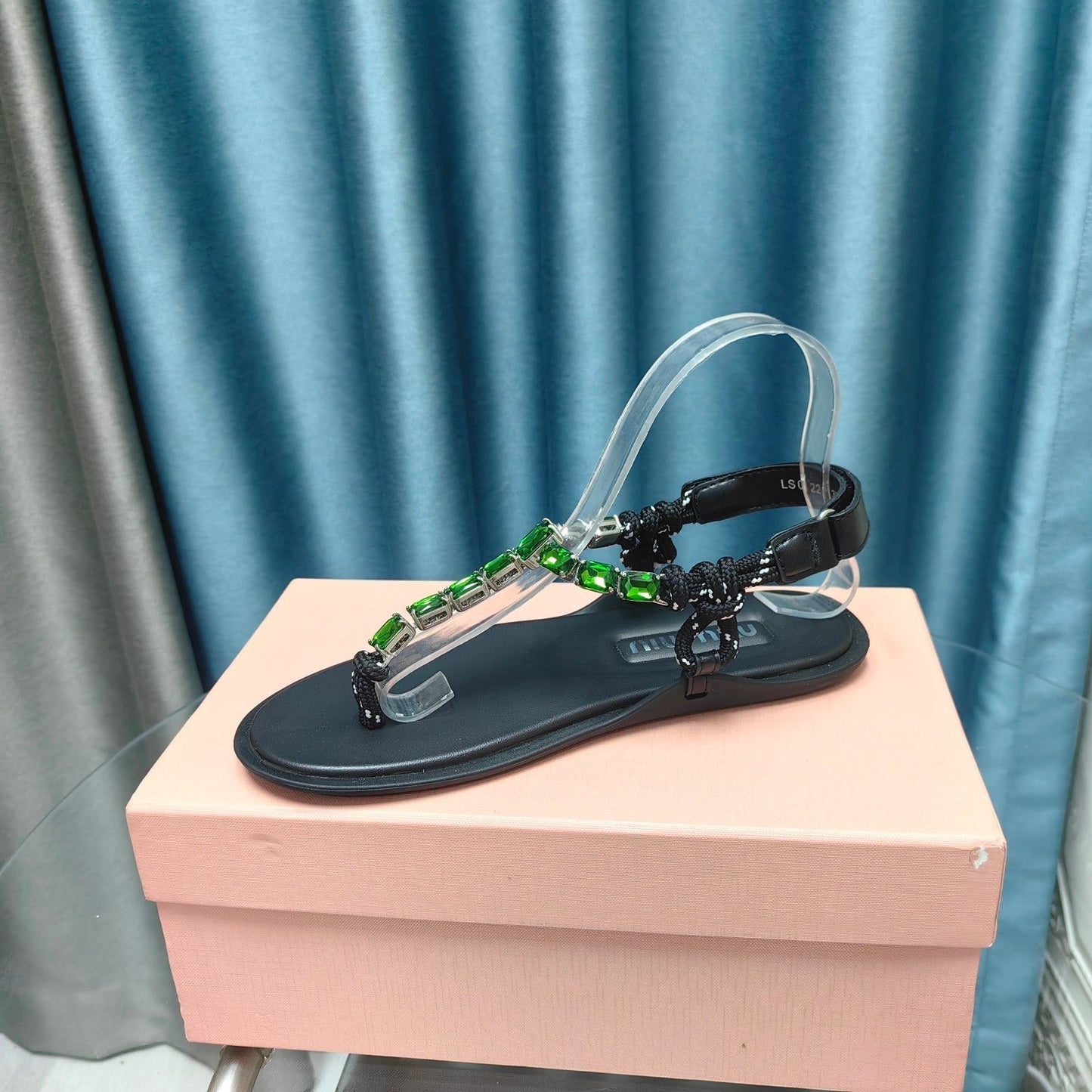 FLIP-FLOPS BLACK COWHIDE WITH CRYSTALS-KELLY GREEN