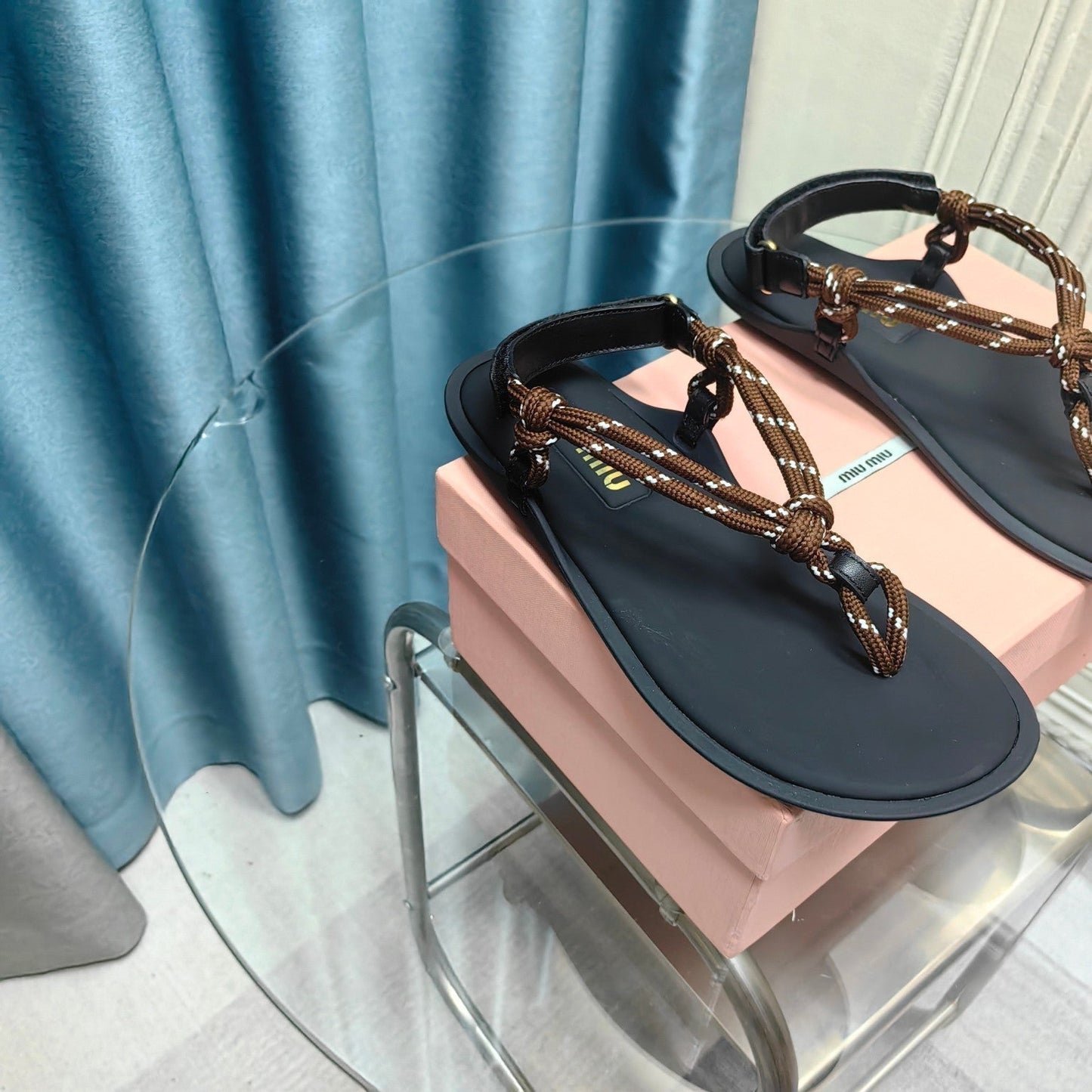 FLIP-FLOPS SANDAL BLACK SHEEPSKIN WITH BROWN STRAP