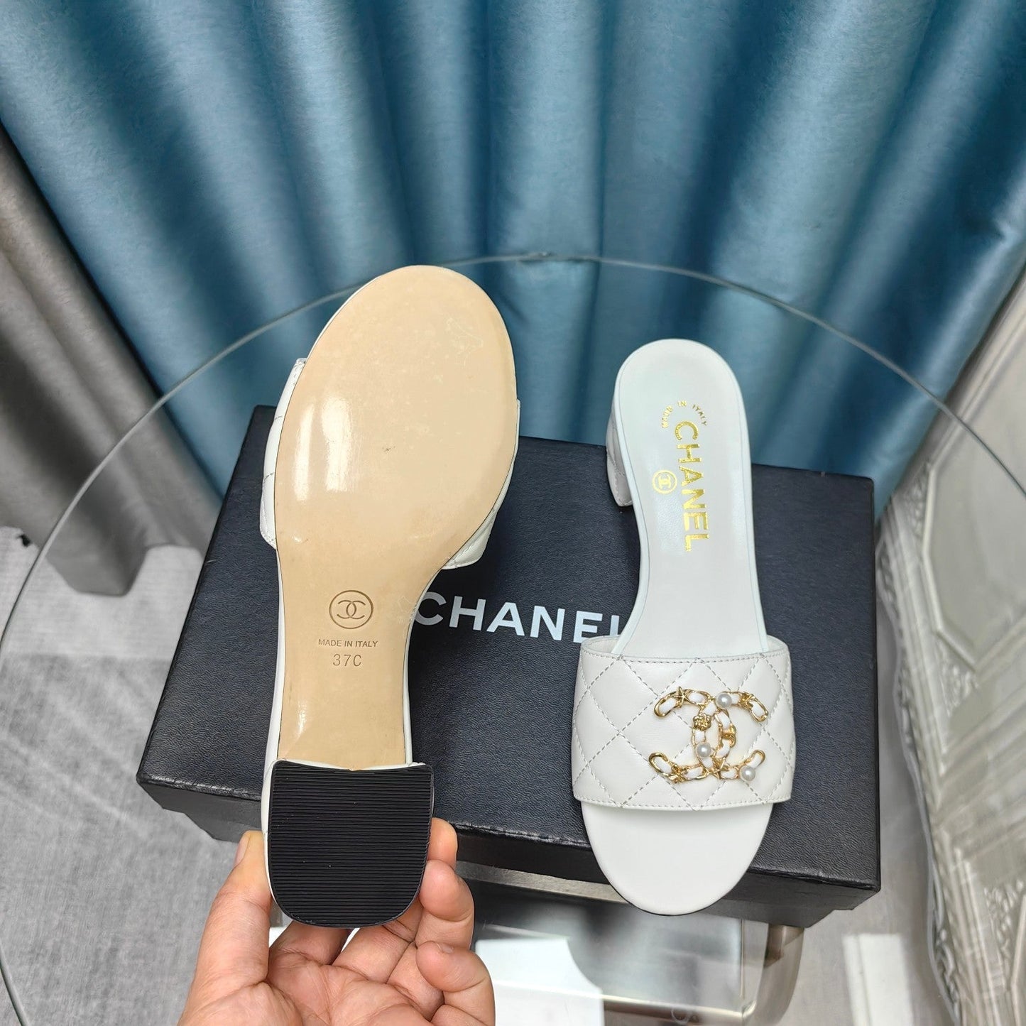 MULE SLIDE SANDAL IN WHITE LAMBSKIN