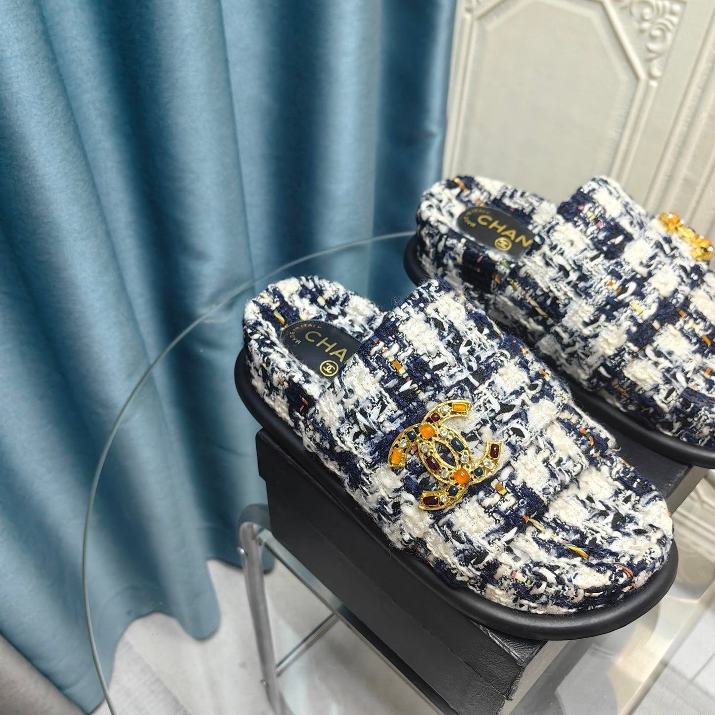 PLATFORM HEELS SANDALS IN BLACK TWEED