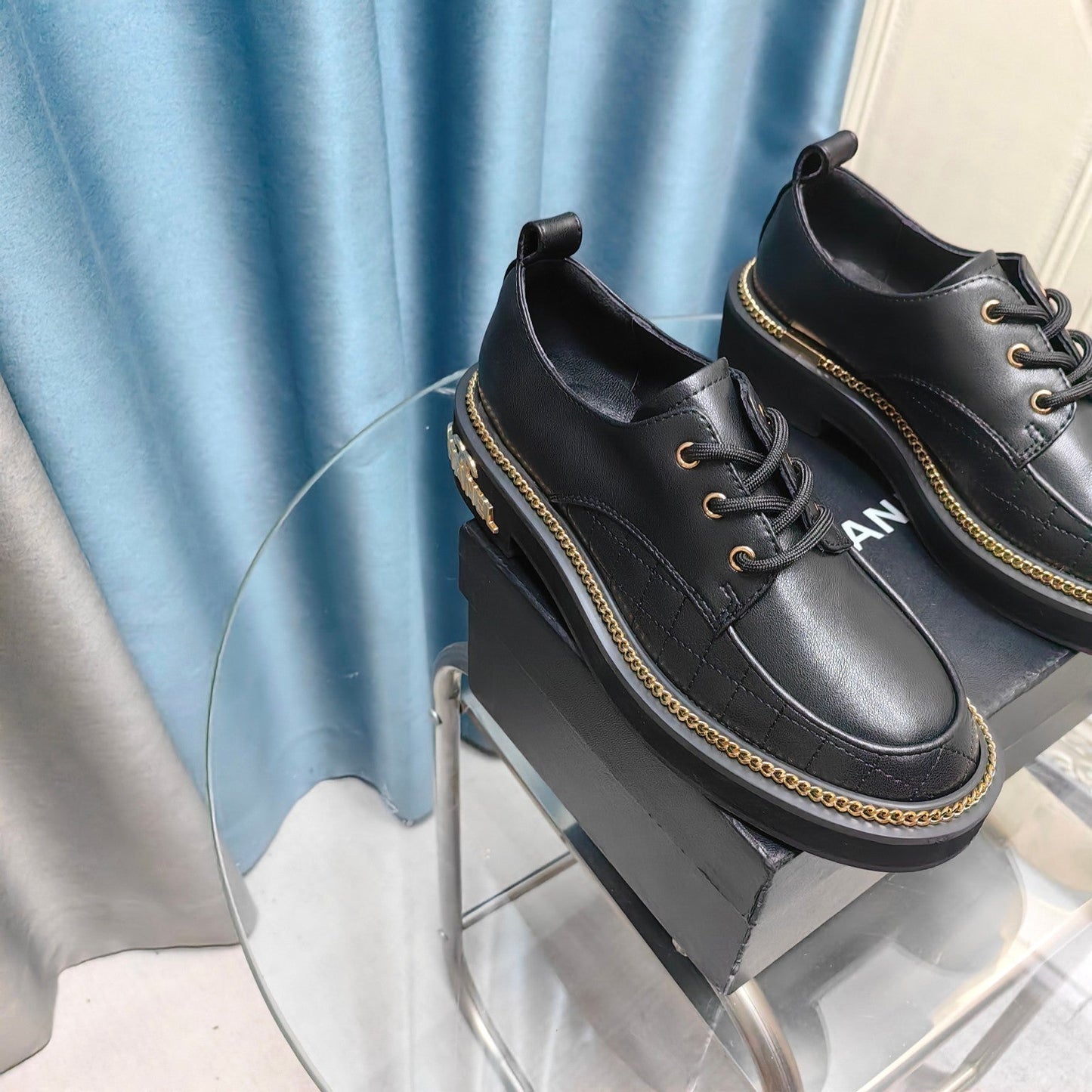 OXFORD SHOES IN BLACK SHEEPSKIN