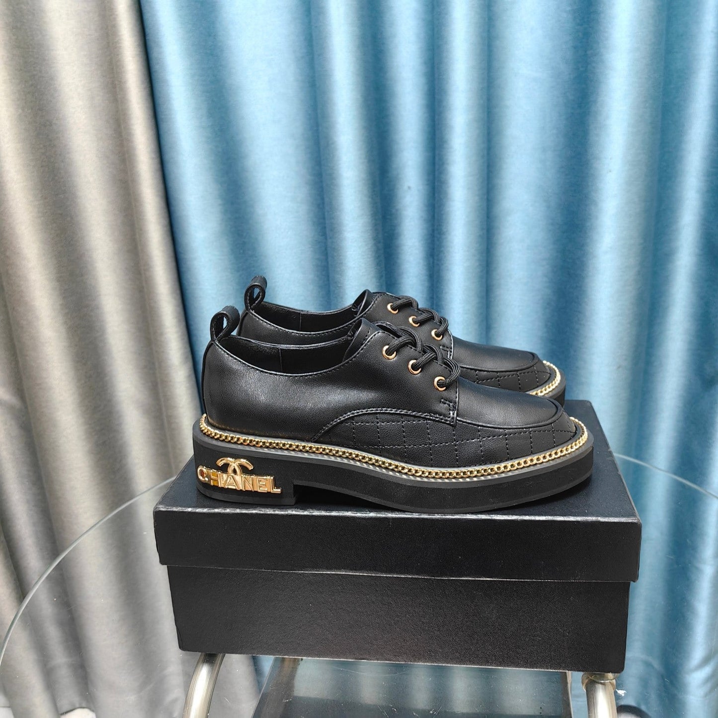 OXFORD SHOES IN BLACK SHEEPSKIN