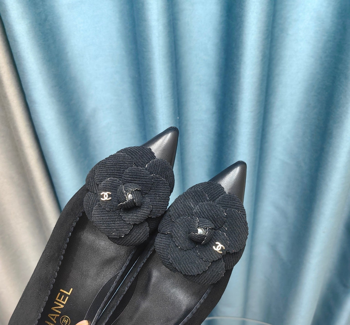 CC BALLET FLAT IN BLACK SUEDE AND CALFSKIN WITH FLOWER