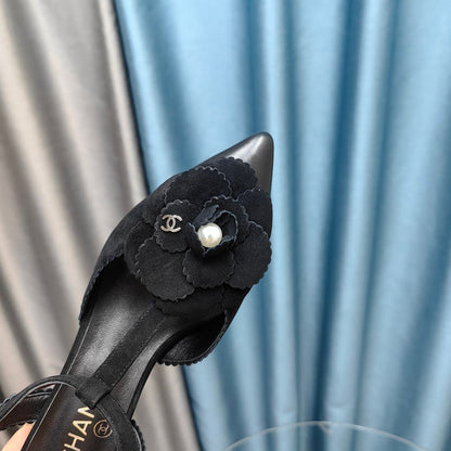 CC CAMELLIA SANDAL IN BLACK SUEDE AND CALFSKIN WITH FLOWER