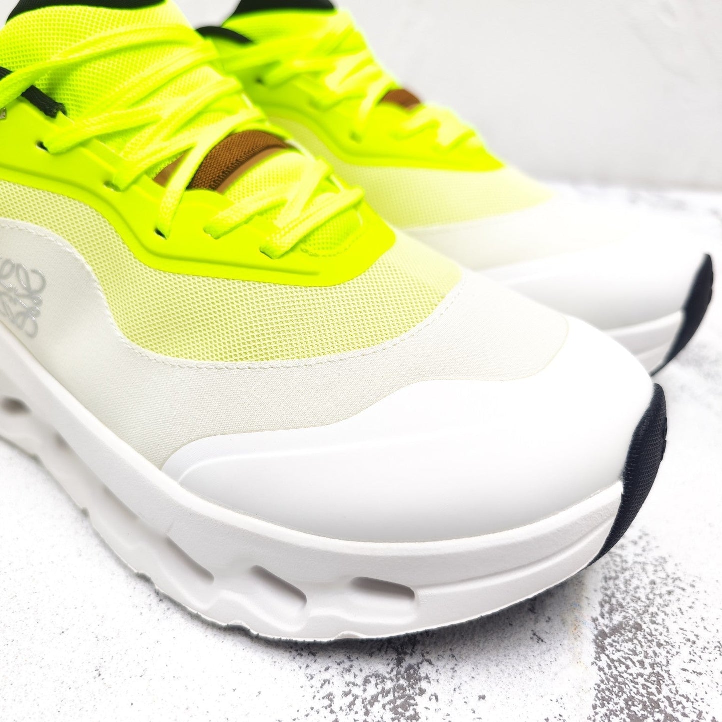 CLOUDTILT 2.0 SNEAKER NEON YELLOW MIX PALE GRAY CALFSKIN AND BREATHABLE MESH