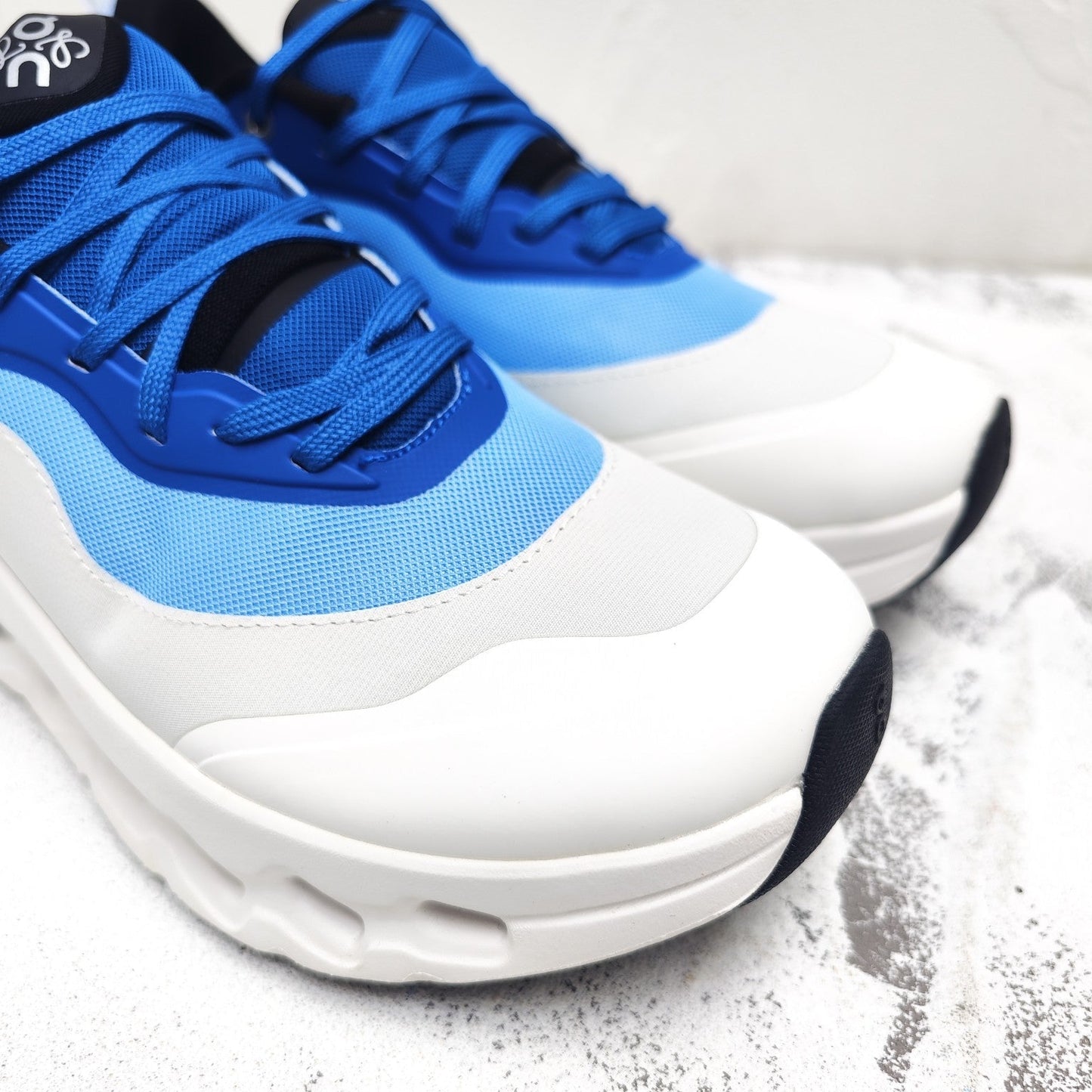 CLOUDTILT 2.0 SNEAKER COBALT BLUE MIX PALE GRAY CALFSKIN AND BREATHABLE MESH