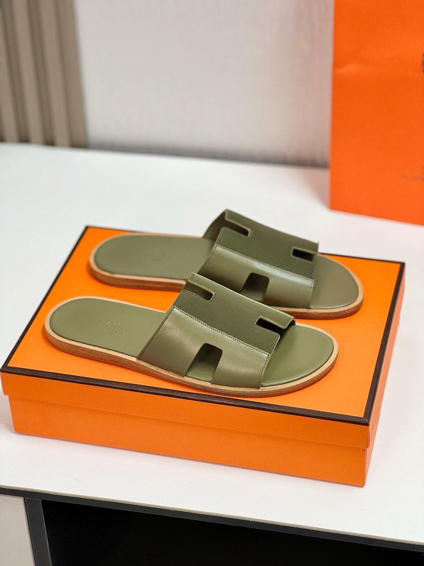 IZMIR SANDAL OLIVE MIX MOSS LAMBSKIN