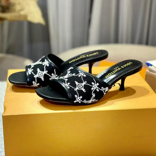 NEO REVIVAL HIGH MULE 55 MM IN BLACK EMBROIDERED FABRIC