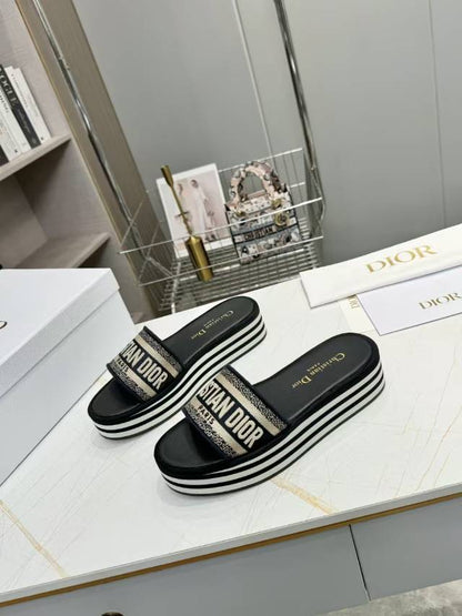 CD DWAY PLATFORM SLIDE IN BLACK AND WHITE COTTON STRIPED SOLE