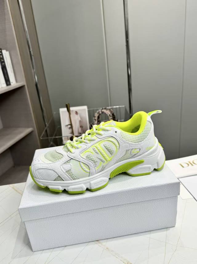 CD CHORONO SNEAKER IN WHITE AND LIGHT GREEN MESH