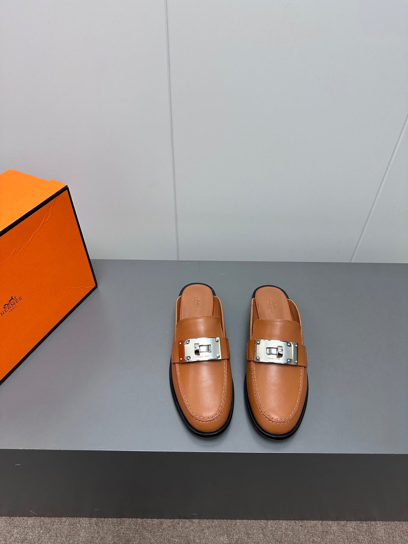 0Z MULE IN BRONZE BROWN LAMBSKIN