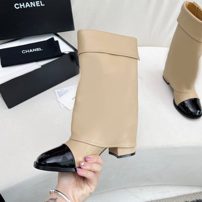 CC SHORT BOOTS 55 MM IN BEIGE CREAM LAMBSKIN WITH GOLD HARDWARE