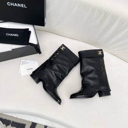 CC SHORT BOOTS 55 MM IN BLACK LAMBSKIN WITH GOLD HARDWARE