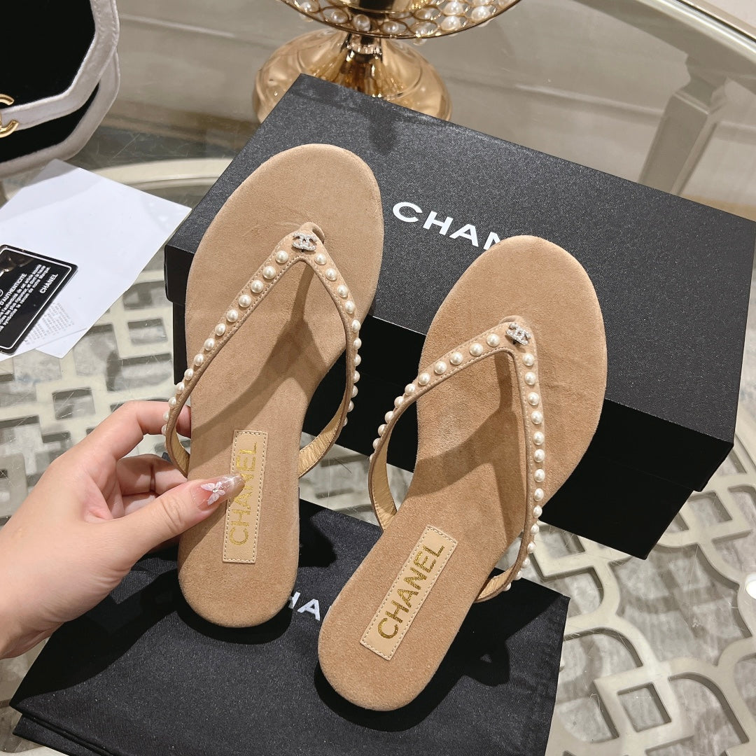 PEARL THONG SANDAL IN SEPIA TAN SUEDE
