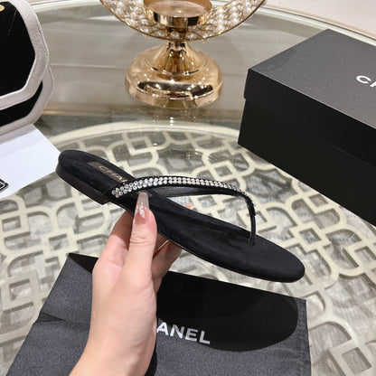 RHINESTONES THONG SANDAL IN BLACK SUEDE