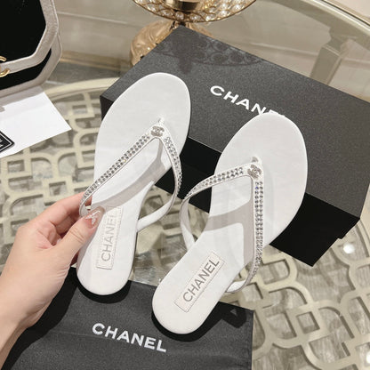 RHINESTONES THONG SANDAL IN WHITE LAMBSKIN