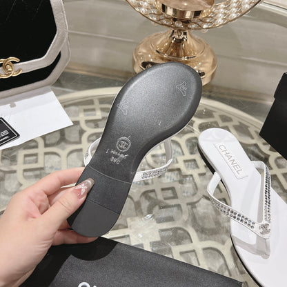 RHINESTONES THONG SANDAL IN WHITE LAMBSKIN