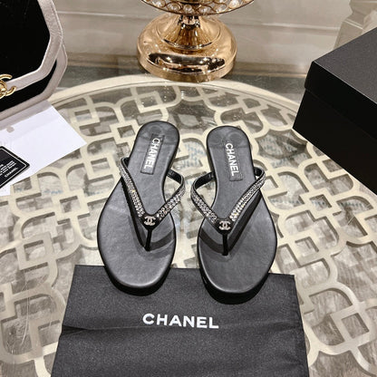 RHINESTONES THONG SANDAL IN BLACK LAMBSKIN
