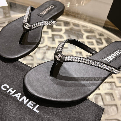 RHINESTONES THONG SANDAL IN BLACK LAMBSKIN