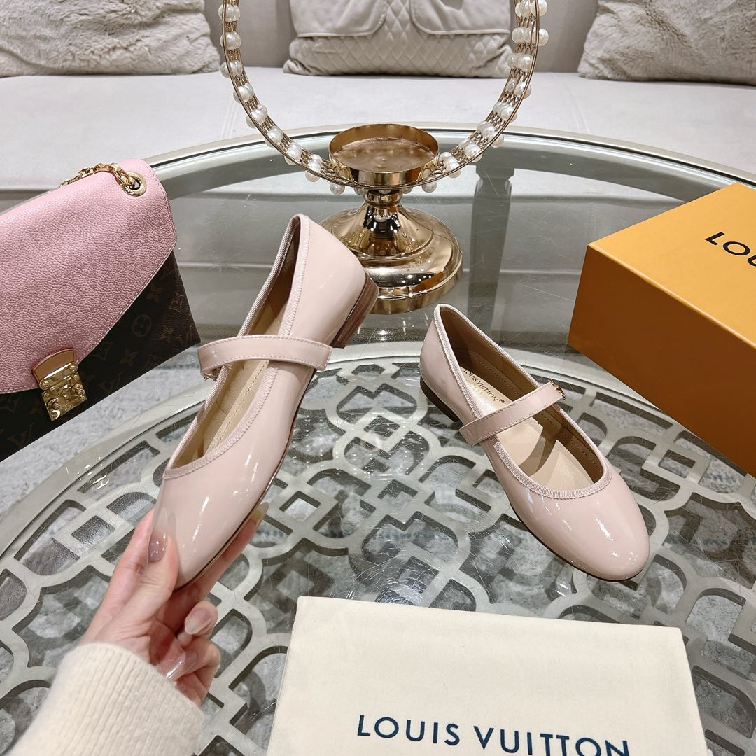 MARY JANE SHOES IN LIGHT PINK PATENT CALFSKIN