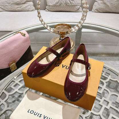 MARY JANE SHOES IN WINE RED PATENT CALFSKIN