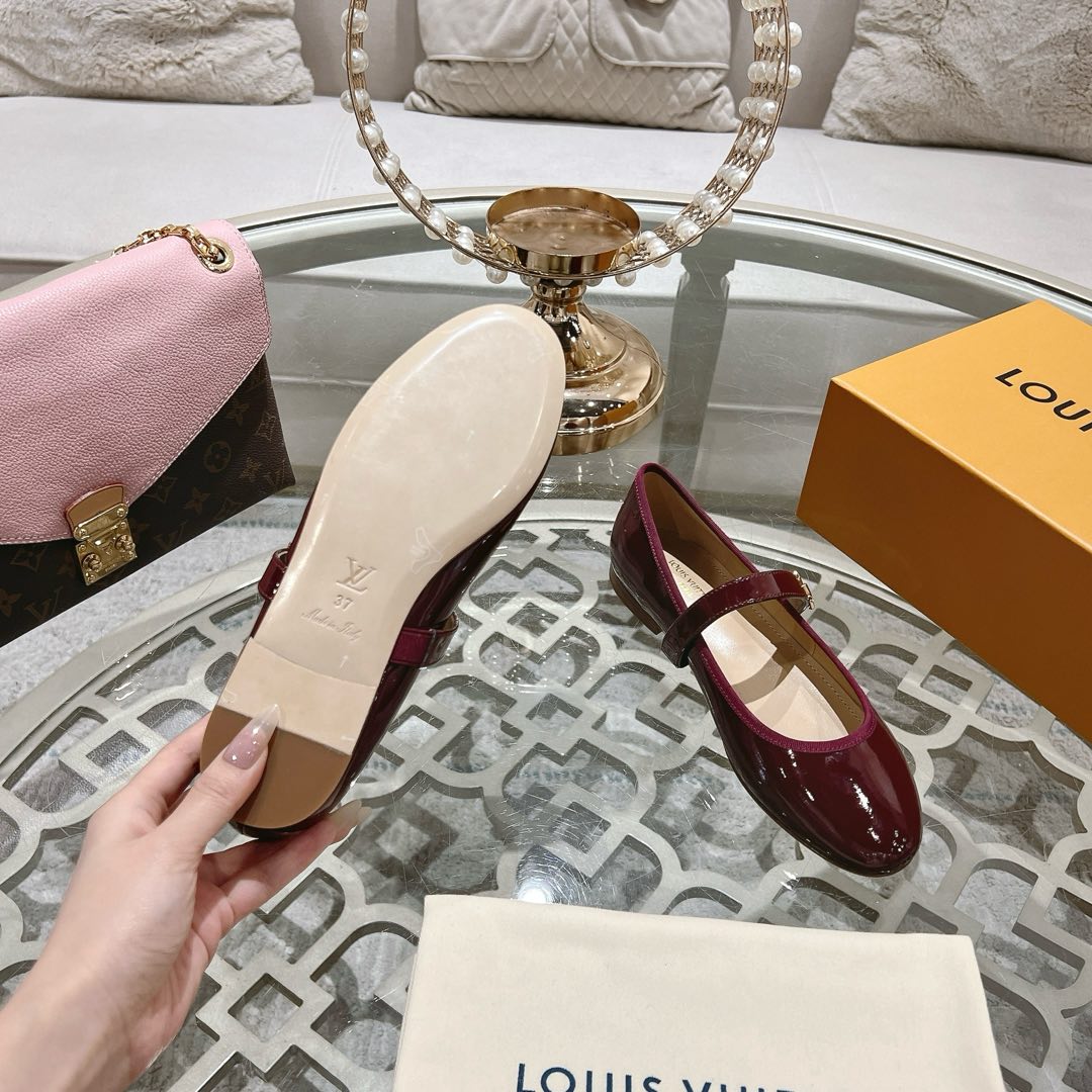 MARY JANE SHOES IN WINE RED PATENT CALFSKIN