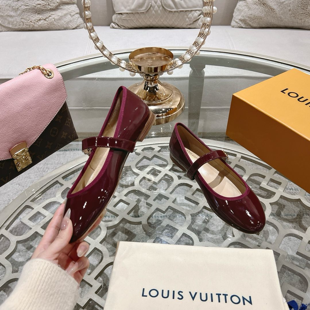 MARY JANE SHOES IN WINE RED PATENT CALFSKIN