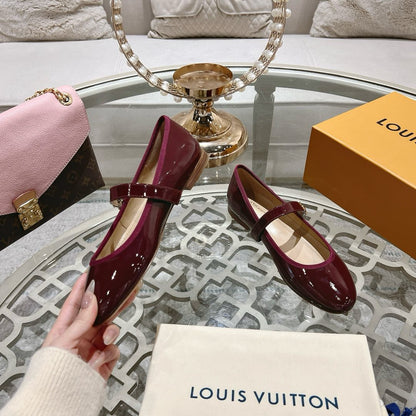 MARY JANE SHOES IN WINE RED PATENT CALFSKIN