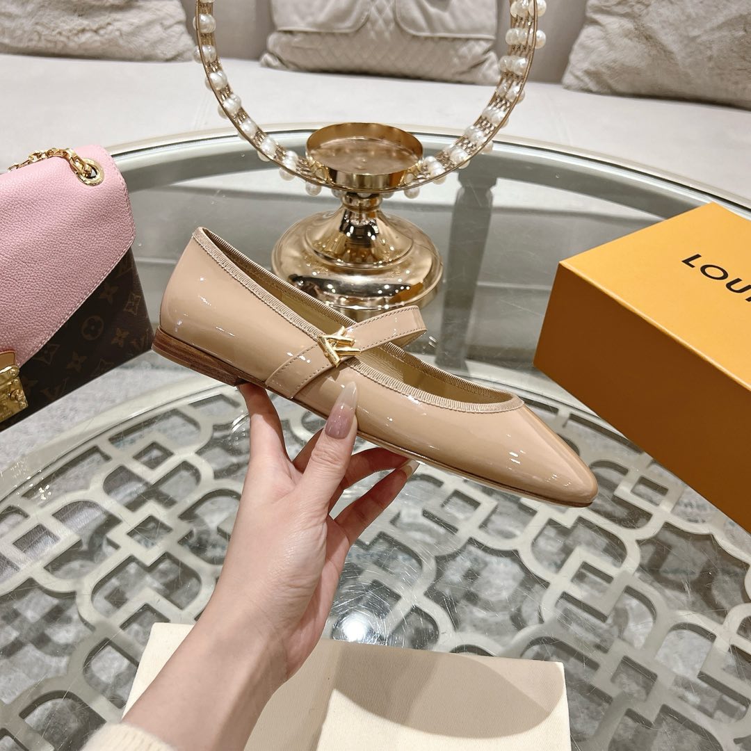 MARY JANE SHOES IN LINEN TAN PATENT CALFSKIN