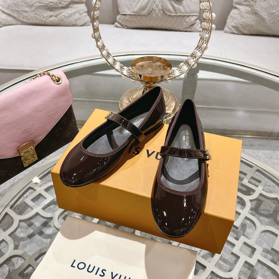 MARY JANE SHOES IN WALNUT BROWN PATENT CALFSKIN