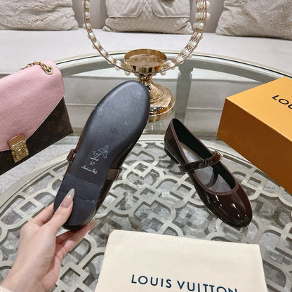 MARY JANE SHOES IN WALNUT BROWN PATENT CALFSKIN