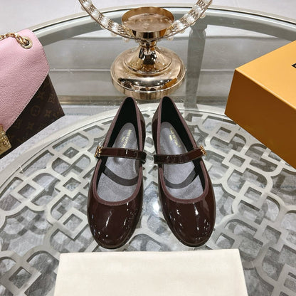 MARY JANE SHOES IN WALNUT BROWN PATENT CALFSKIN