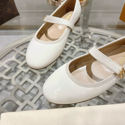 MARY JANE SHOES IN WHITE PATENT CALFSKIN