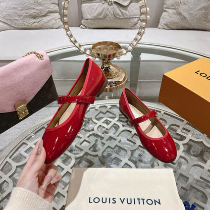 MARY JANE SHOES IN CHERRY RED PATENT CALFSKIN