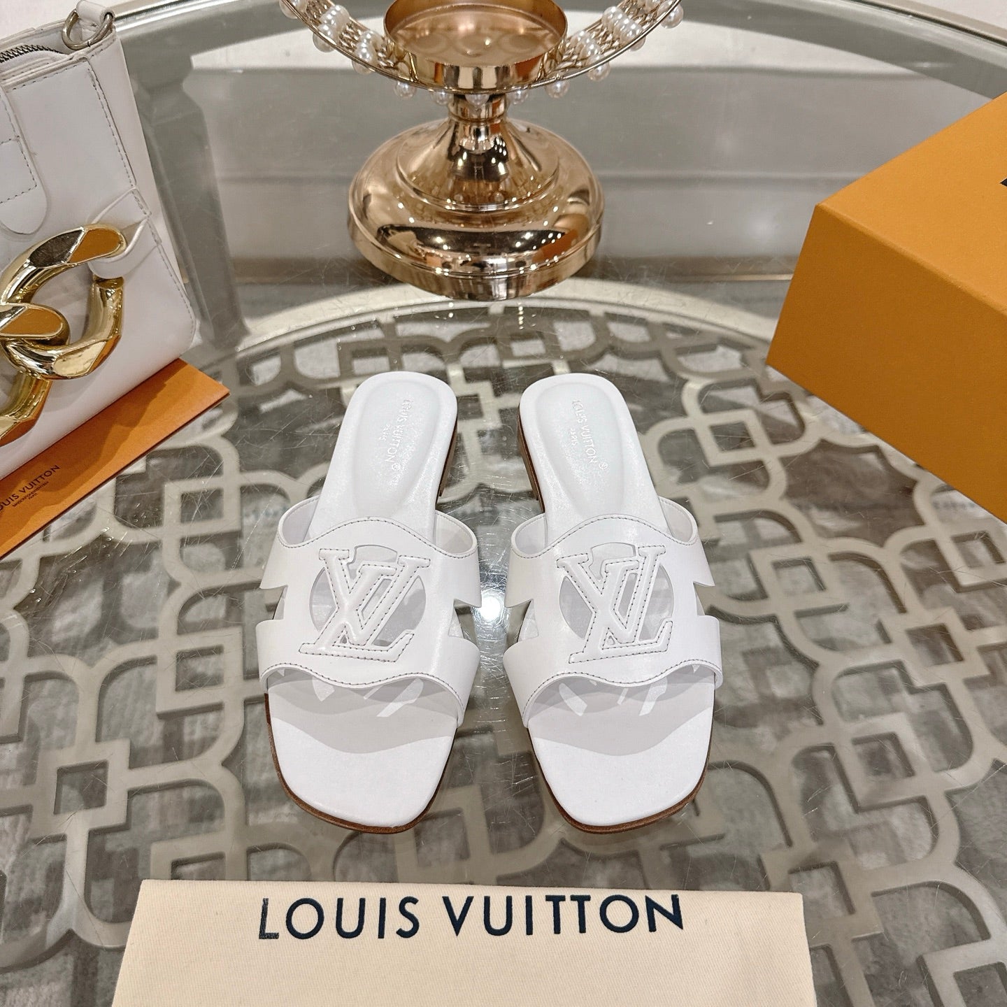 ISOLA FLAT SLIDE IN WHITE CALFSKIN