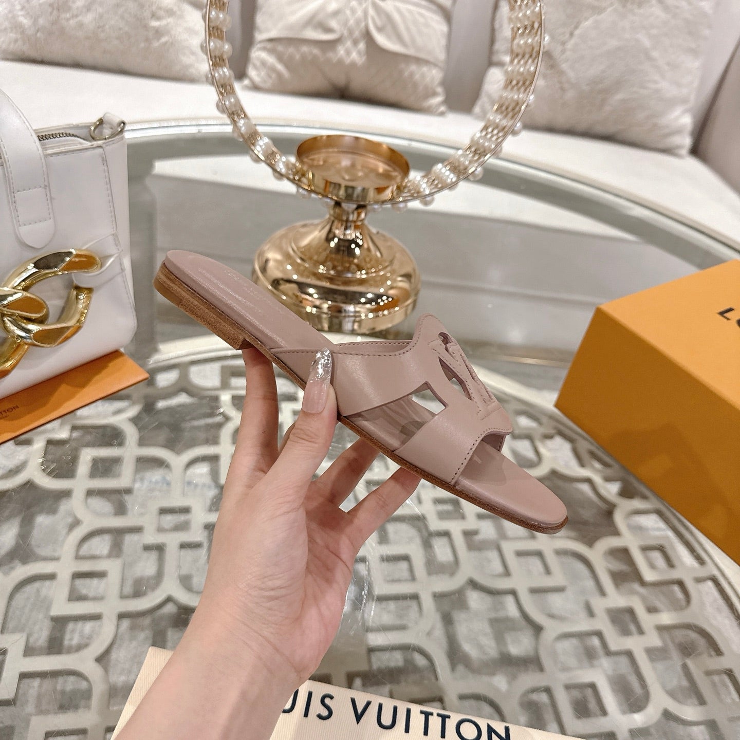 ISOLA FLAT SLIDE IN DUSTY PINK CALFSKIN