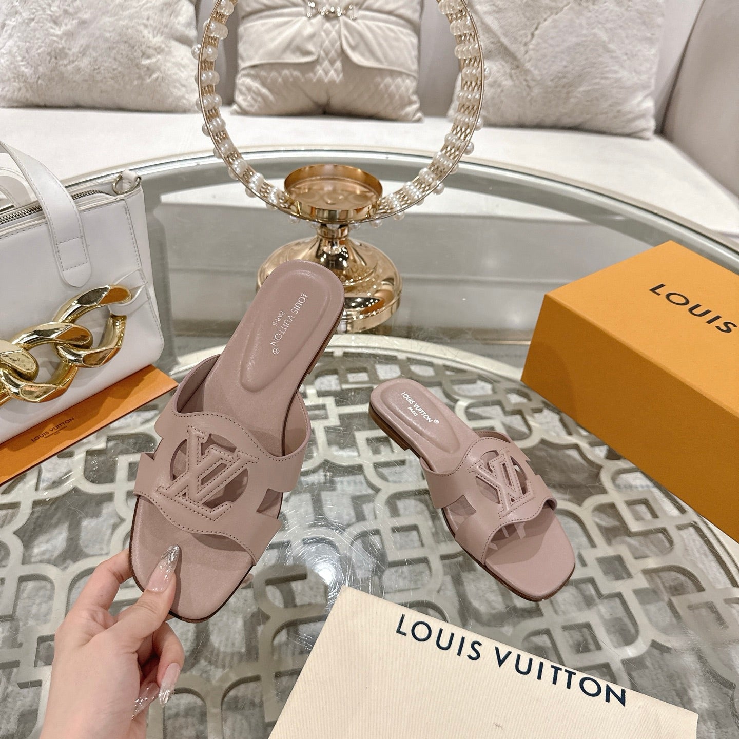 ISOLA FLAT SLIDE IN DUSTY PINK CALFSKIN