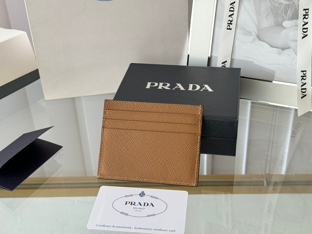 CARD HOLDER 10 IN COFFEE BROWN SAFFIANO LEATHER