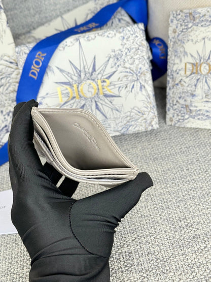 CARO FREESIA CARD HOLDER 10 IN LIGHT GREY CANNAGE CALFSKIN