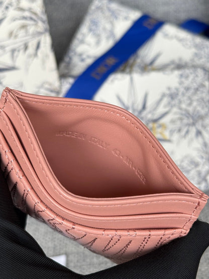 FREESIA CARD HOLDER 10 IN BABY PINK QUILTED ALLOVER CALFSKIN