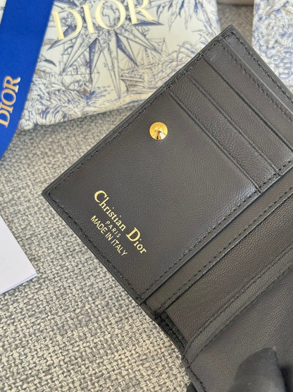 BIFOLD WALLET 11 IN BLACK QUILTED ALLOVER CALFSKIN