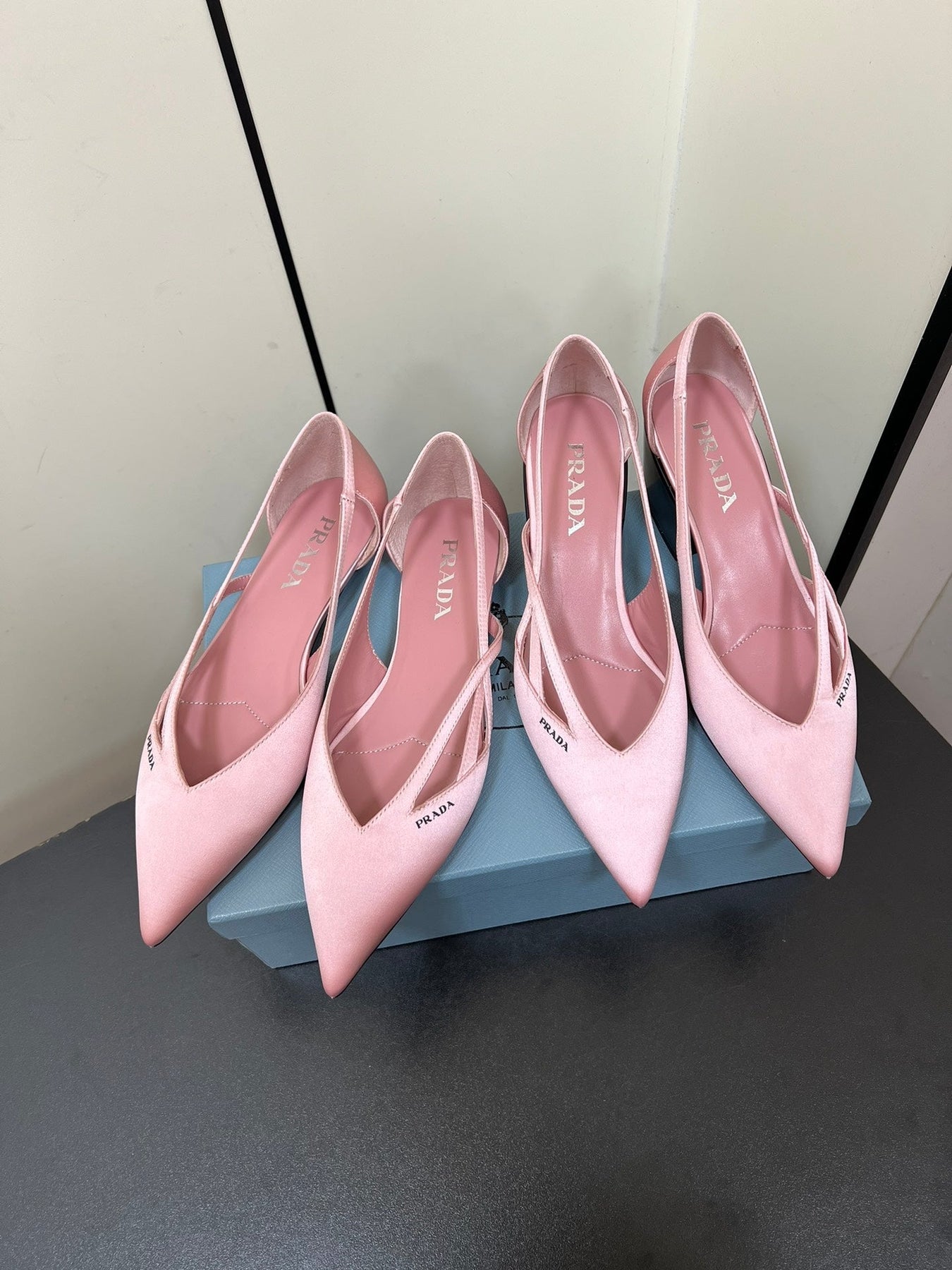 CUT-OUT BALLERINAS IN BABY PINK SATIN
