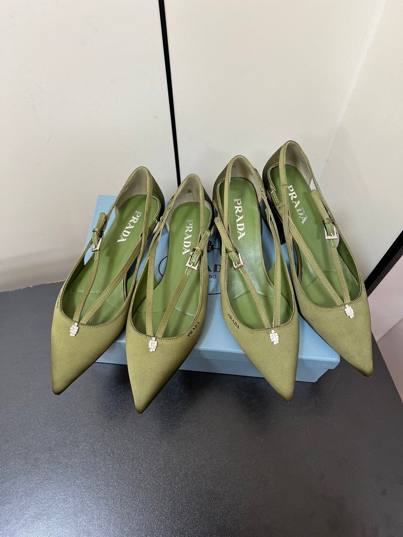 CUT-OUT PUMPS WITH BEAD BUCKLE IN OLIVE GREEN SATIN
