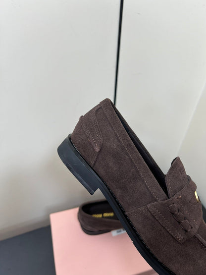 PENNY LOAFERS IN CHOCOLATE SUEDE